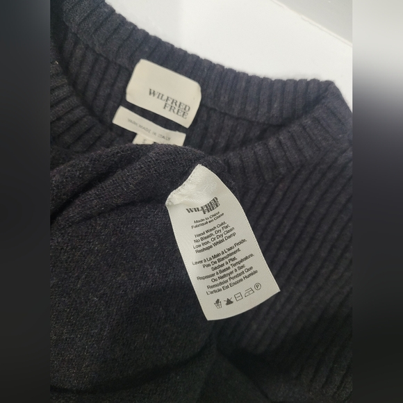 Aritzia Wilfred Free Minimalist 100% Italian Wool Tunic Length Sweater Size S - Picture 5 of 9